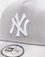 MLB New York Yankees Snapback Trucker Cap