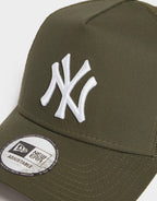 MLB New York Yankees Snapback Trucker Cap