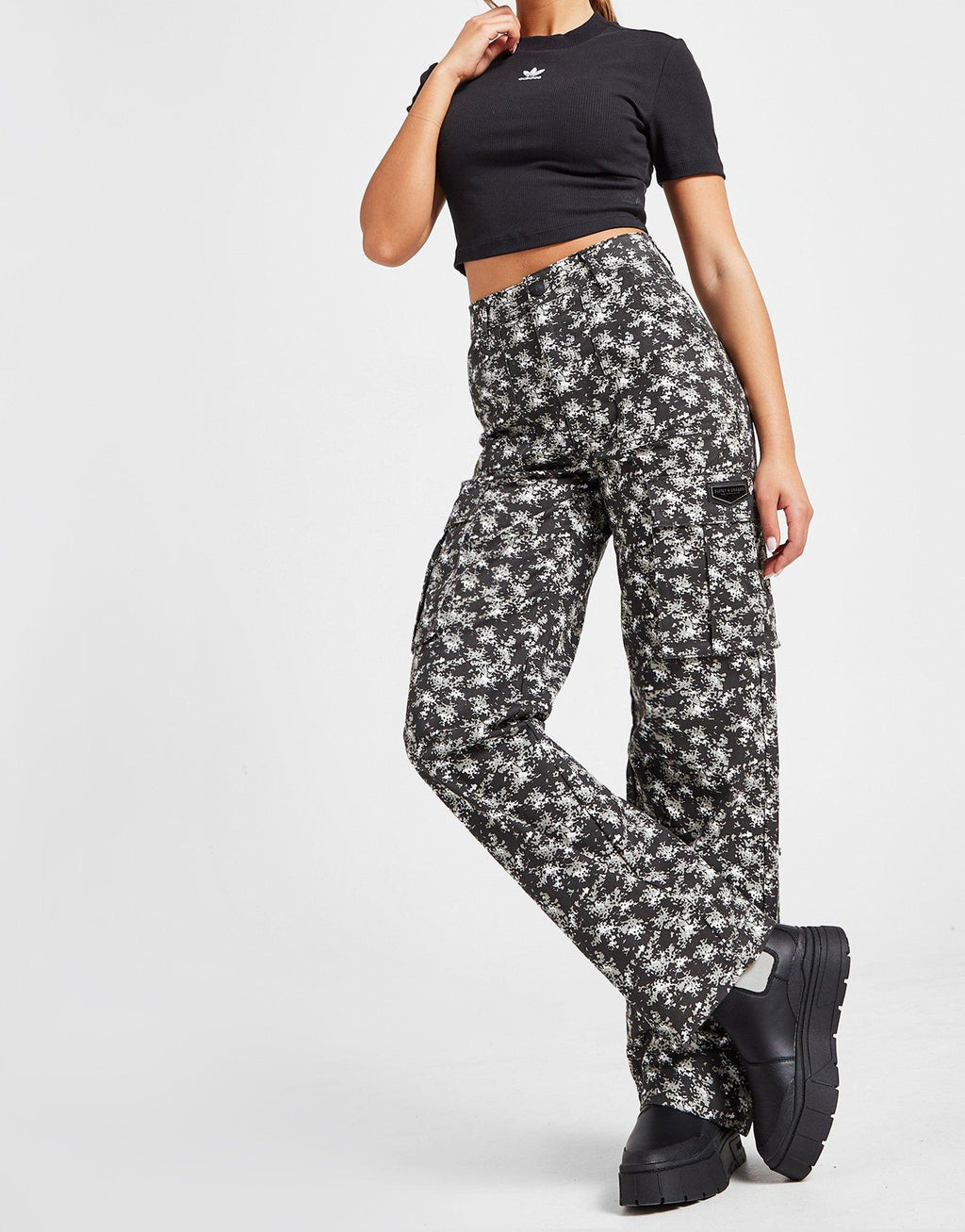 Wide Leg Cargo Pants