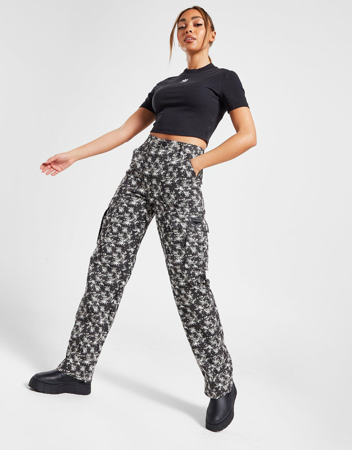 Wide Leg Cargo Pants