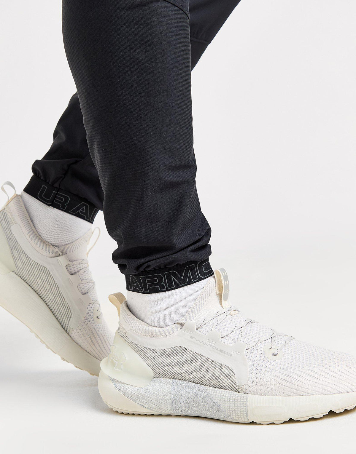 UA Storm Vanish Track Pants