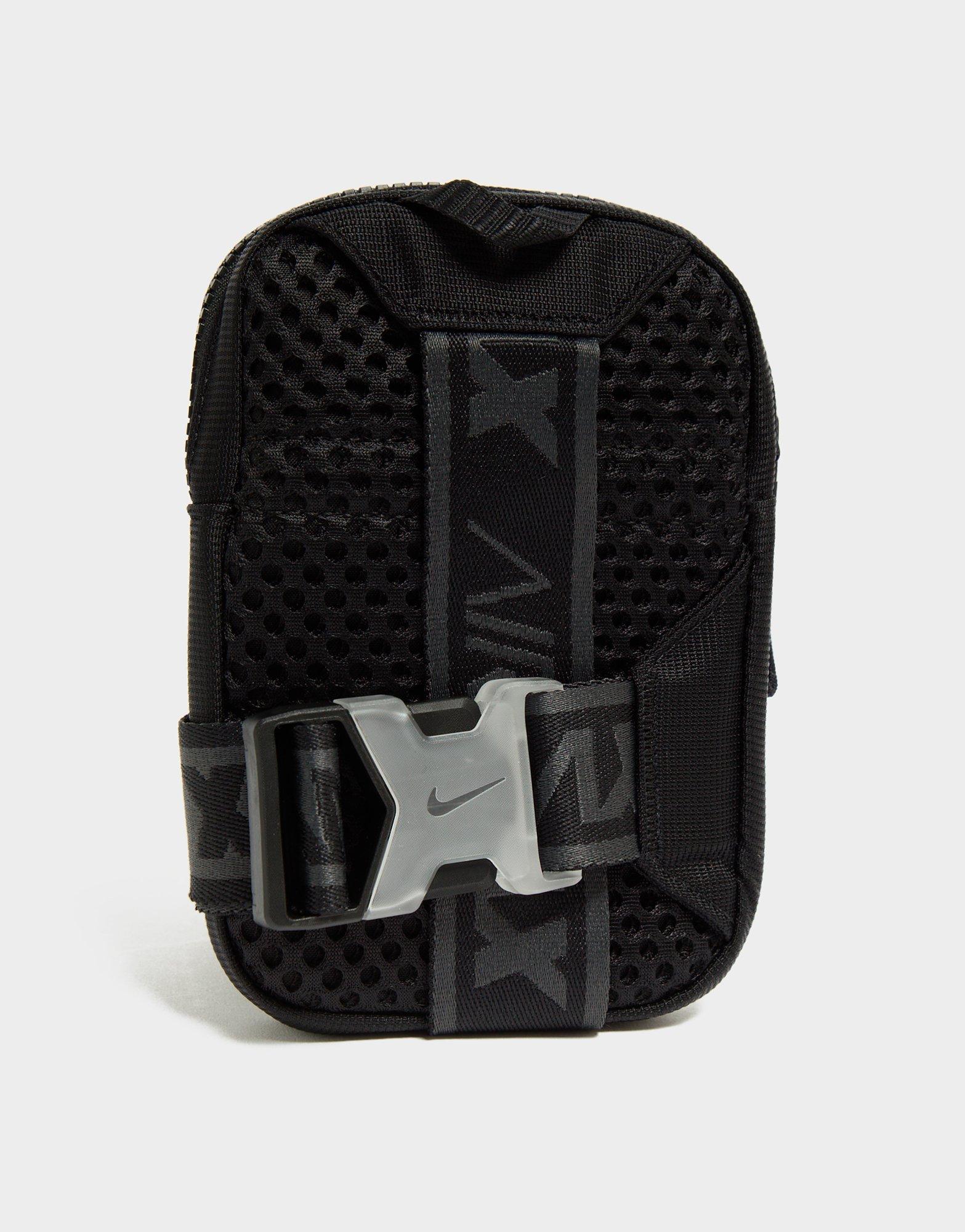 Essential Air Max Hip Pack