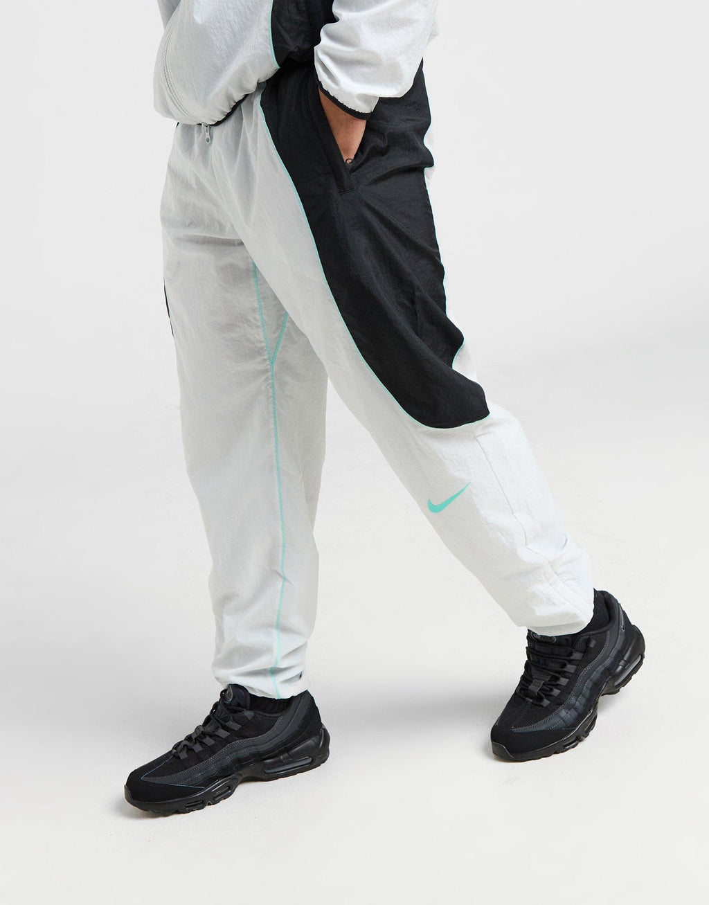 Strike Woven Track Pants