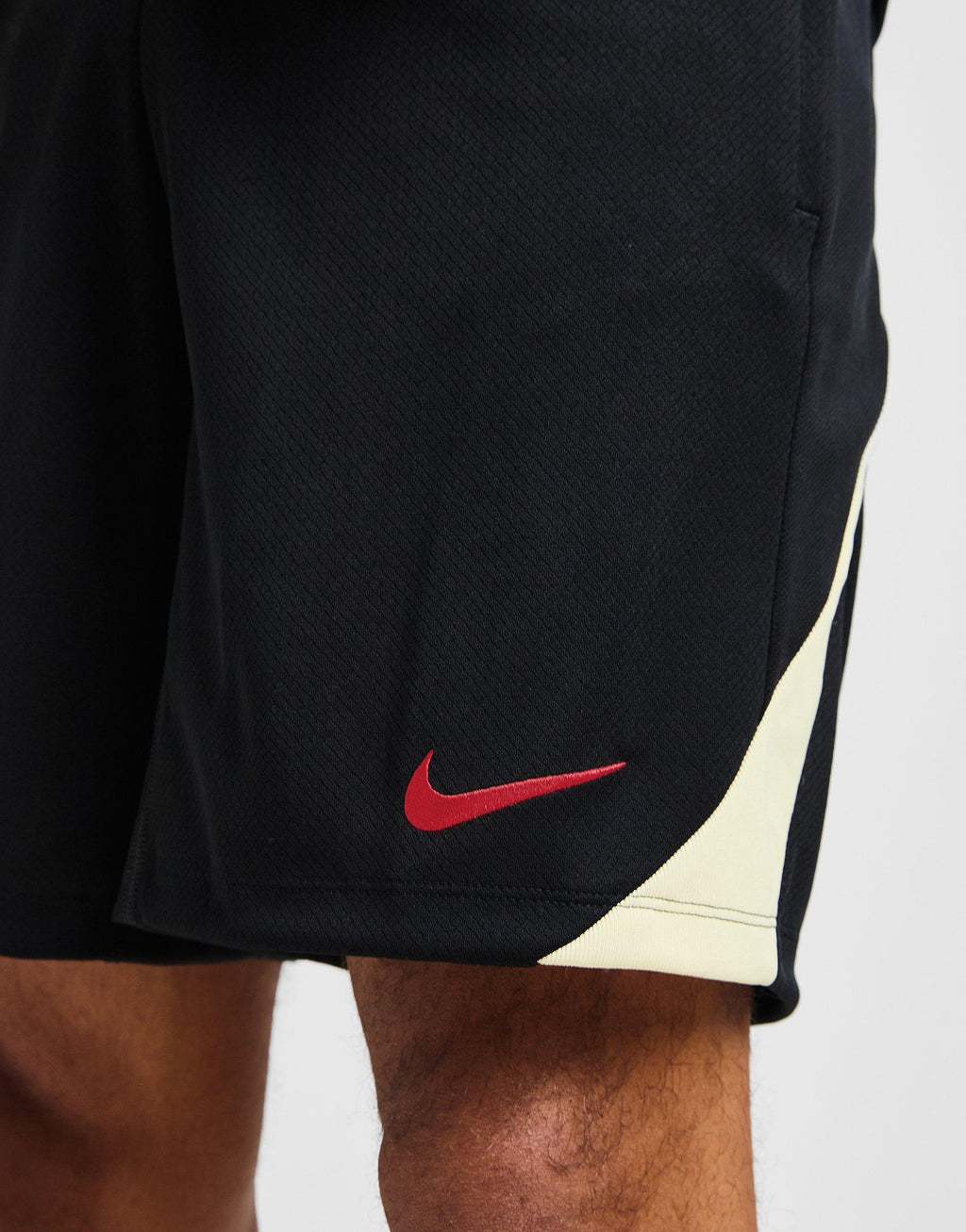 Liverpool FC Strike Shorts