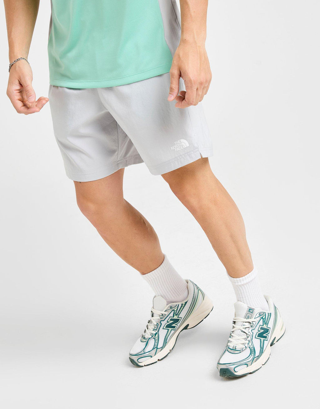 24/7 Woven Shorts