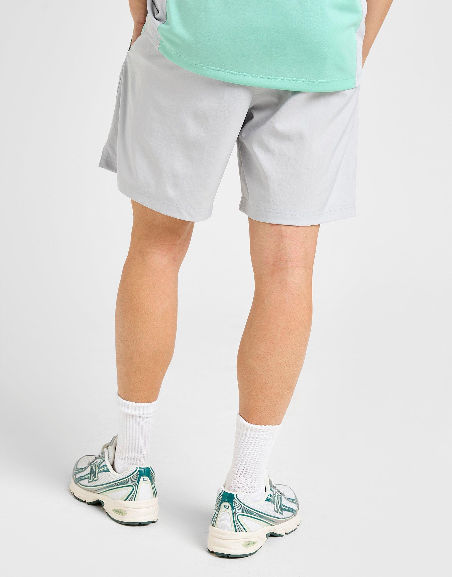 24/7 Woven Shorts