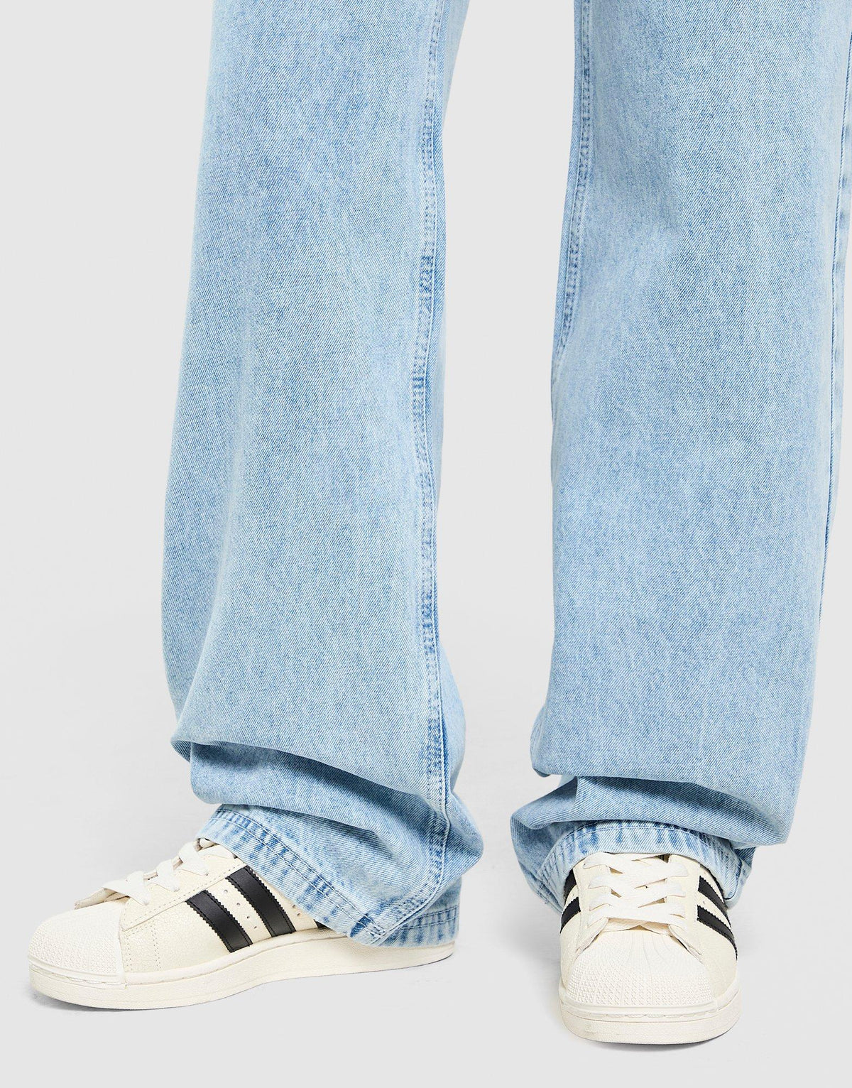 Mid-Rise Loose Jeans