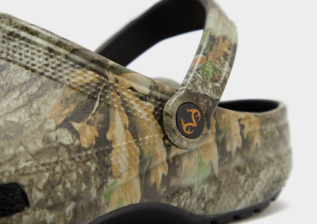 x Realtree APX Classic Clogs