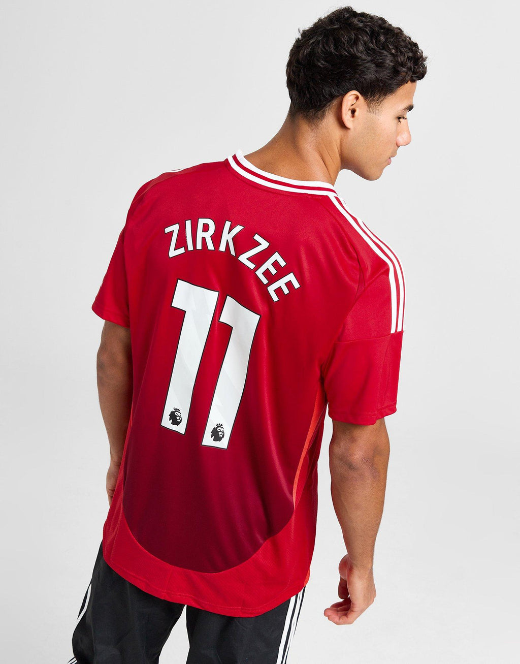 Manchester United FC 24/25 Fernandes #8 Home Shirt