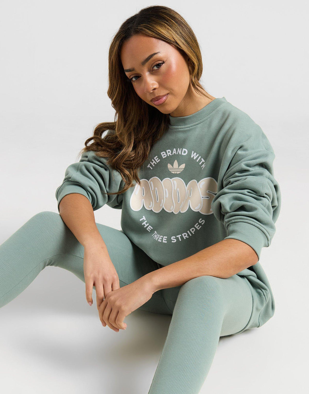 Circle Graphic Crew Sweatshirt