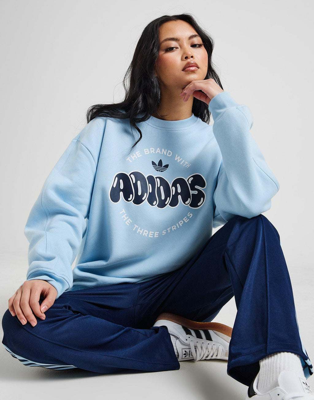 Circle Graphic Crew Sweatshirt