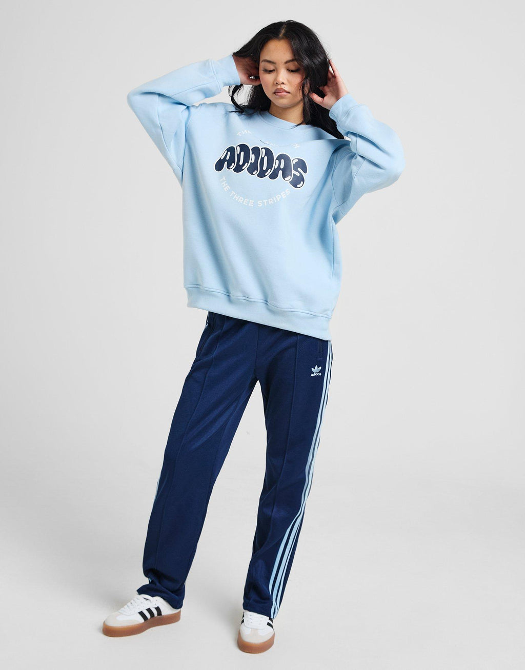 Circle Graphic Crew Sweatshirt