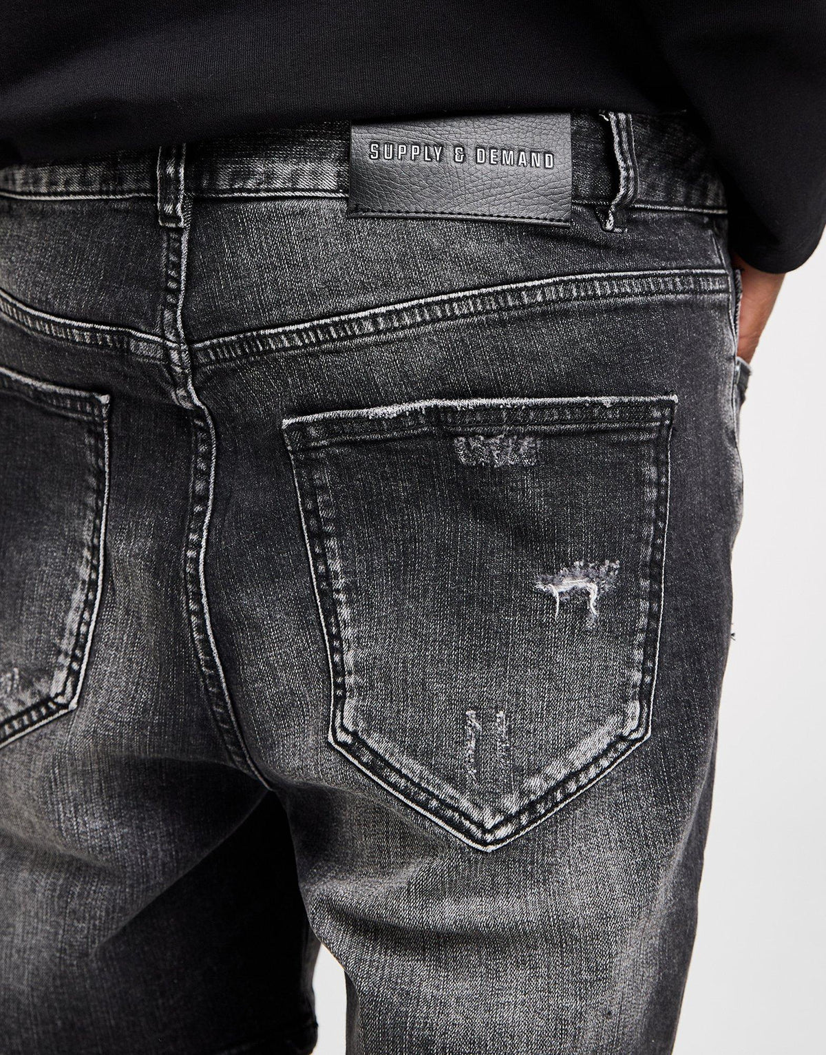 Armas Shorts