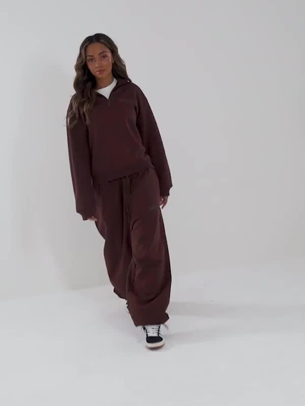 Essential Linear 1/4 Zip Top