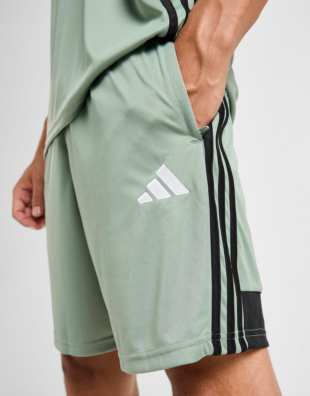 Tiro Shorts