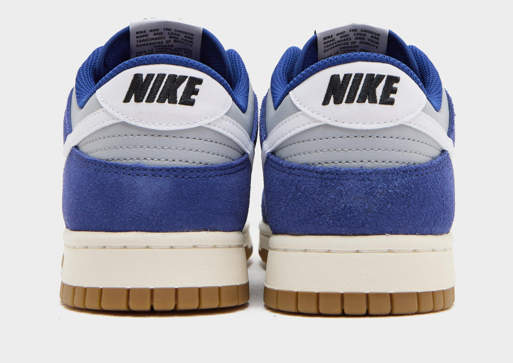 Dunk Low SE