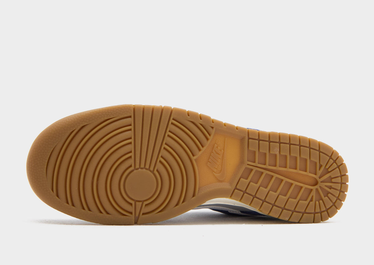 Dunk Low SE