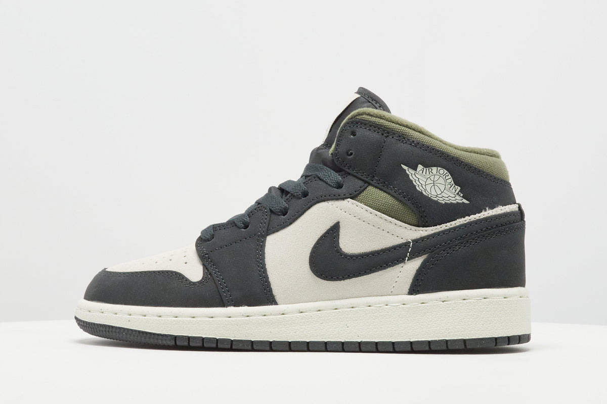 Air 1 Mid SE Junior