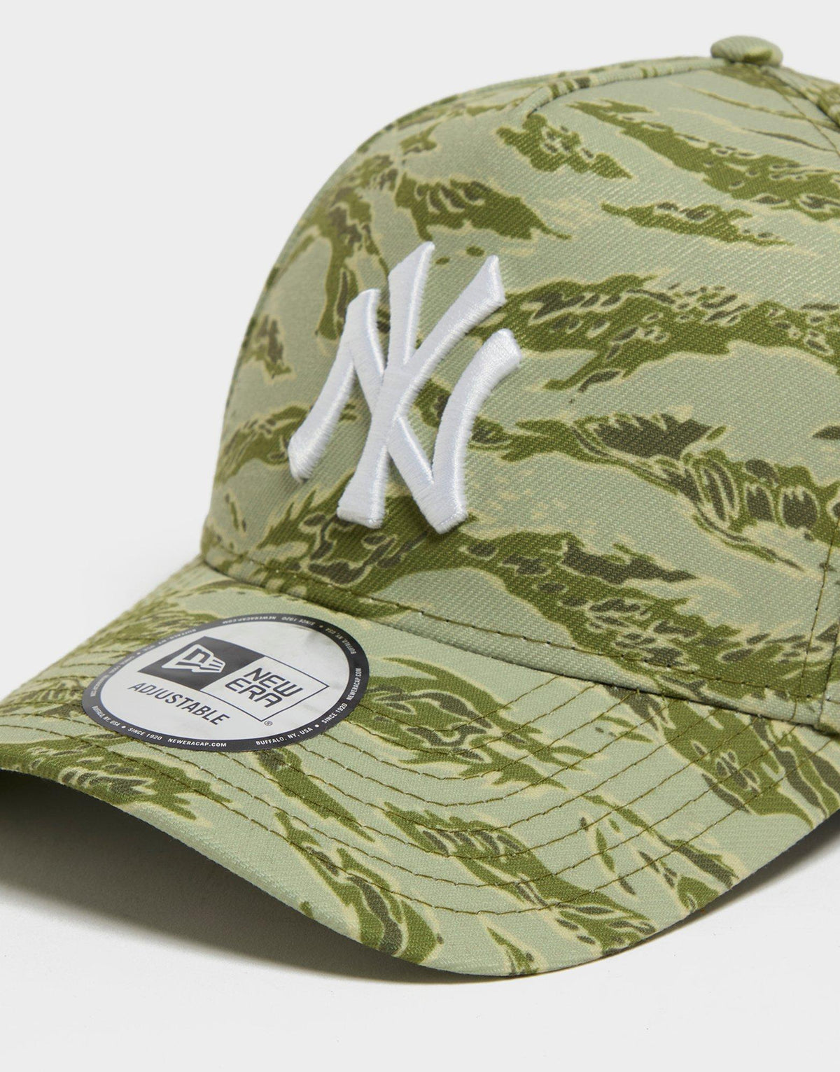 MLB New York Yankees Tiger Print Trucker Cap