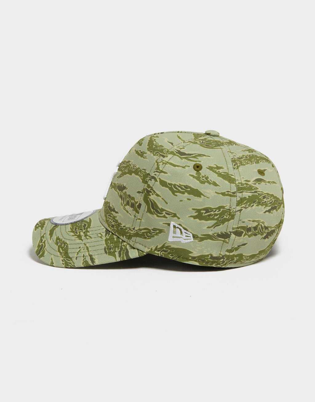 MLB New York Yankees Tiger Print Trucker Cap