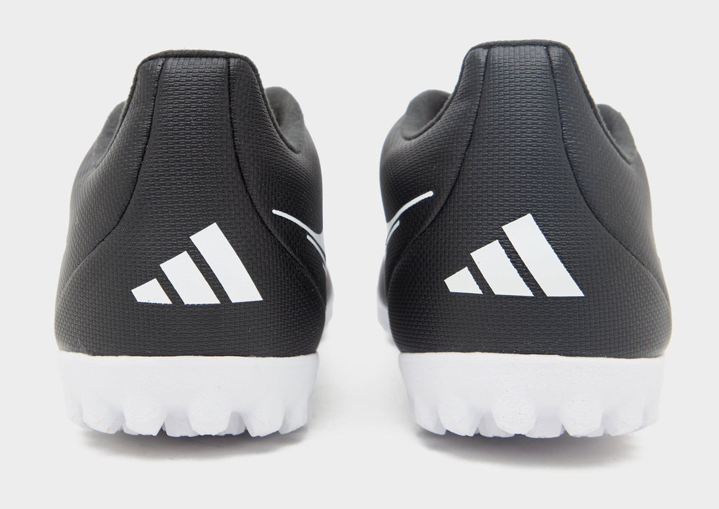 Predator Club Turf