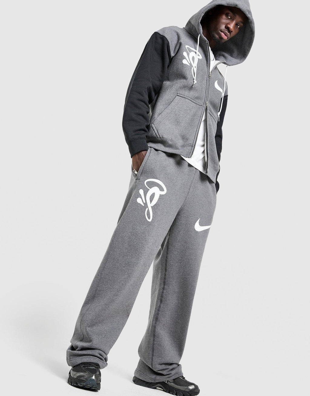 Solo Swoosh Fleece Joggers x Syna