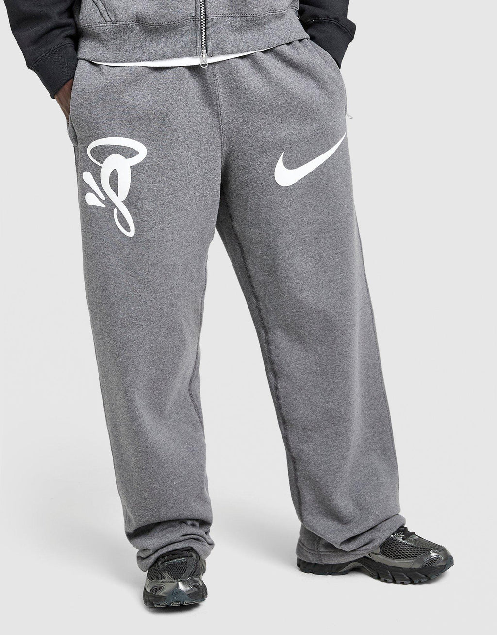 Solo Swoosh Fleece Joggers x Syna