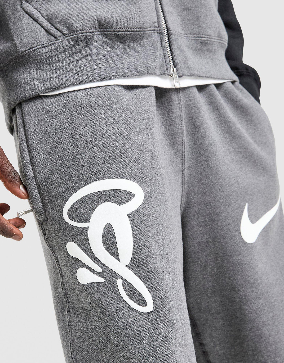 Solo Swoosh Fleece Joggers x Syna