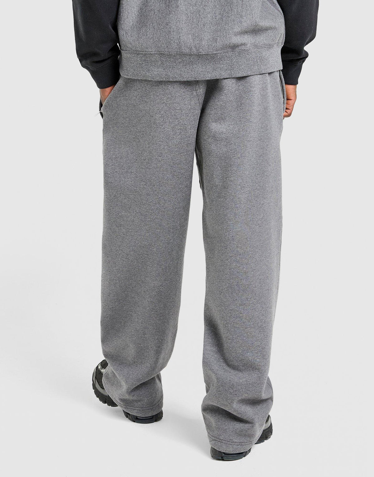 Solo Swoosh Fleece Joggers x Syna