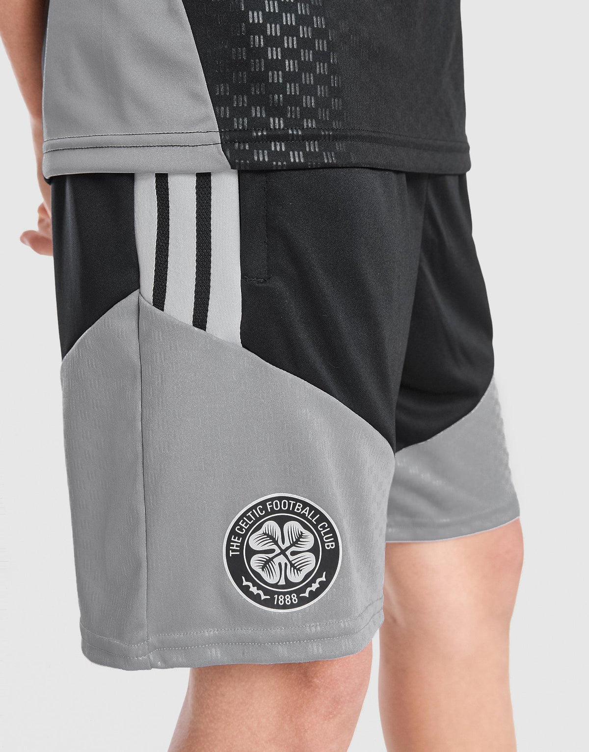 Newcastle United FC Tiro 26 Training Shorts Junior