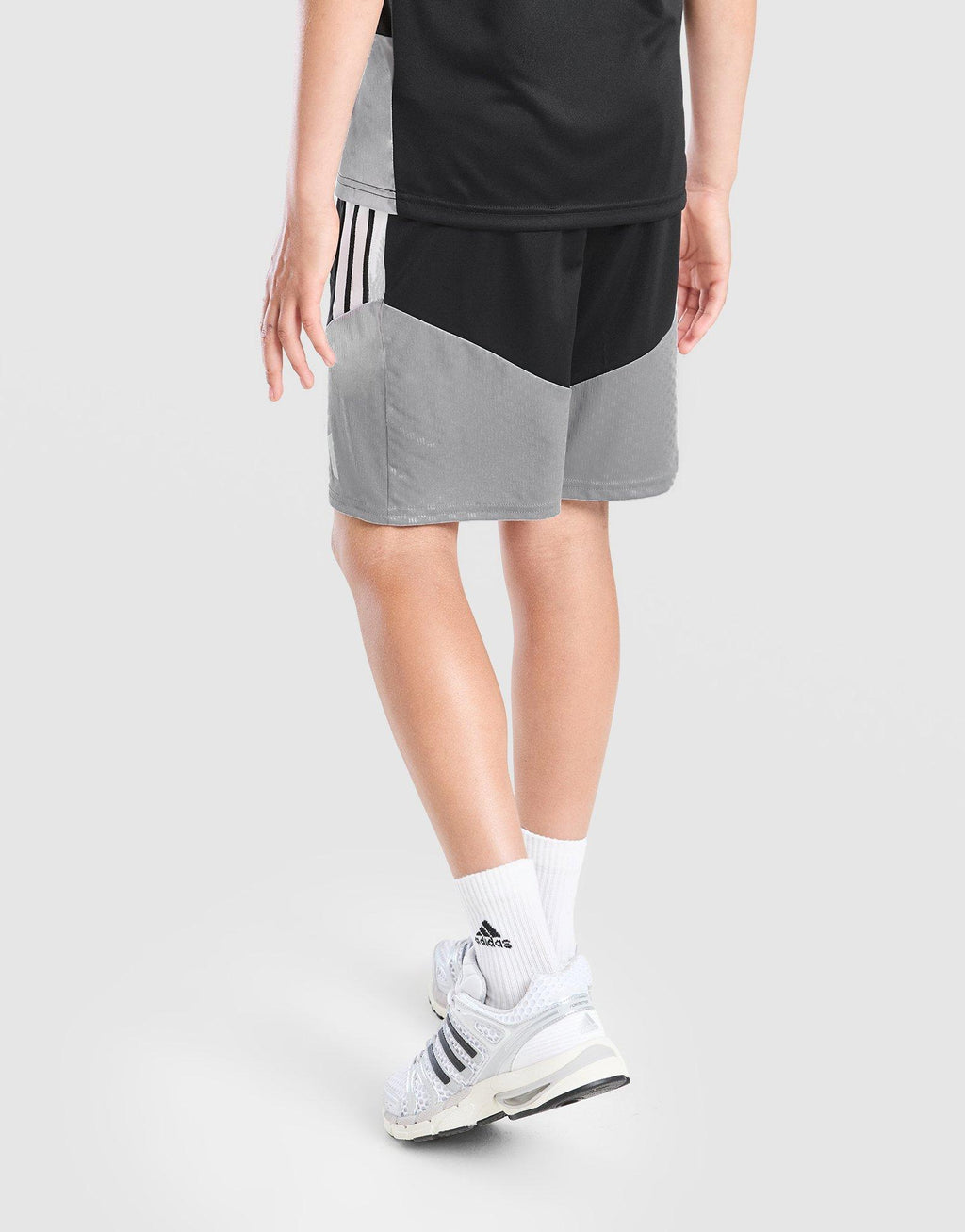 Newcastle United FC Tiro 26 Training Shorts Junior