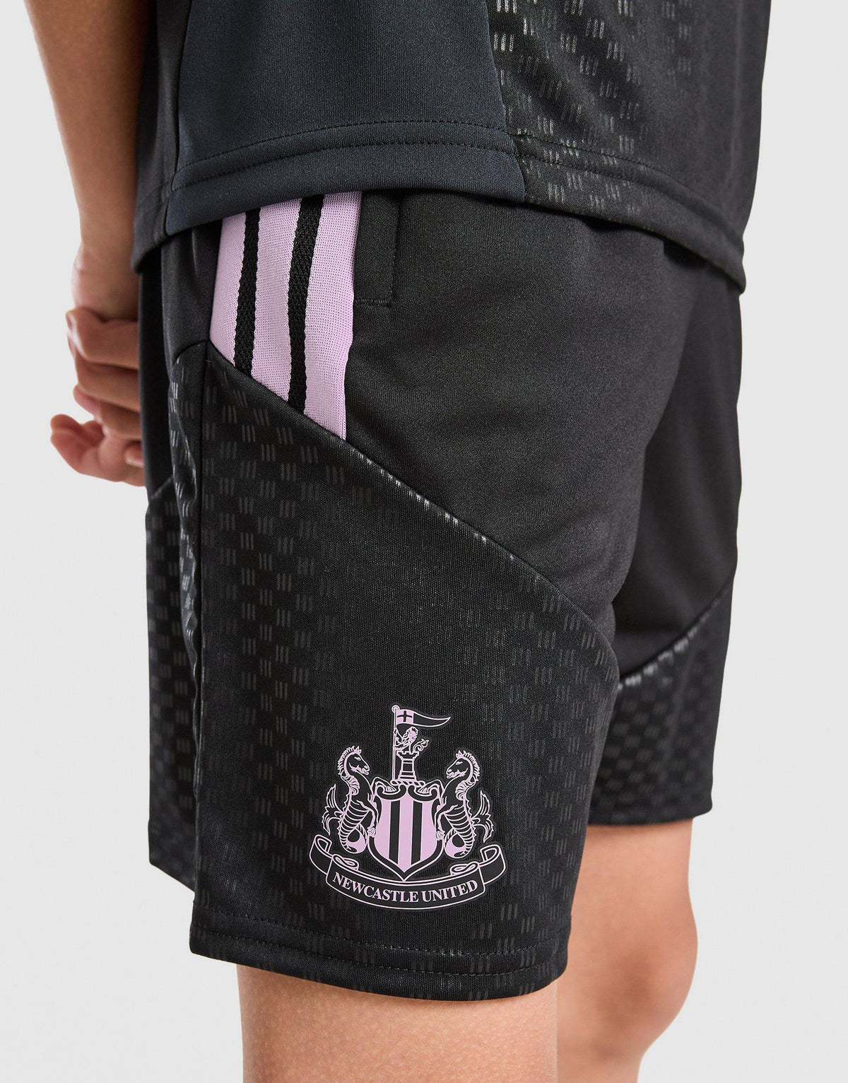 Newcastle United FC Tiro 26 Training Shorts Junior