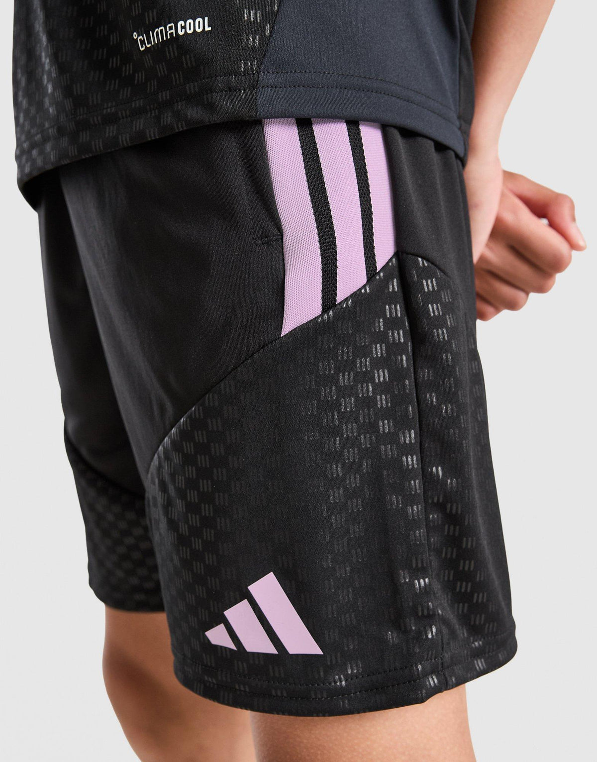 Newcastle United FC Tiro 26 Training Shorts Junior
