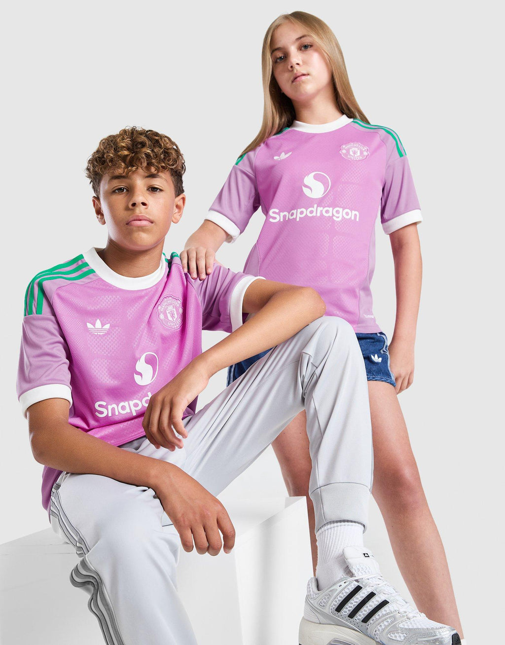 Manchester United FC 2026/27 Goalkeeper Away Shirt Junior