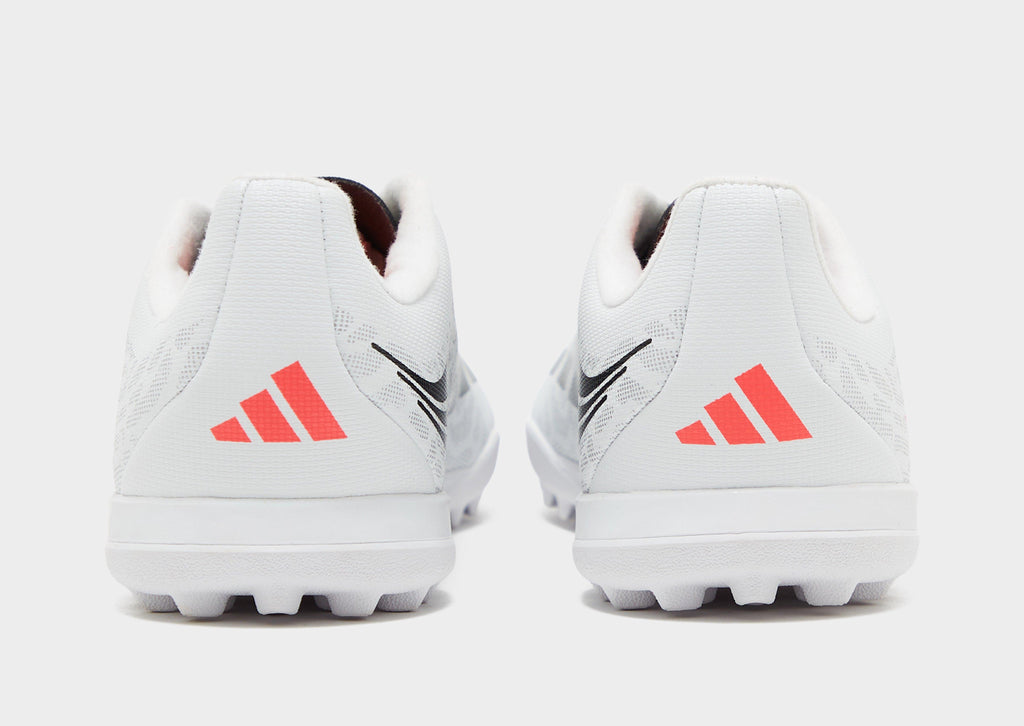 Predator Club TF Junior