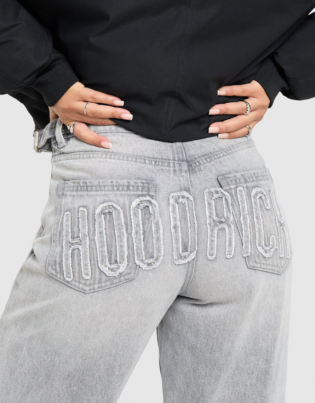 Mono Applique Jeans