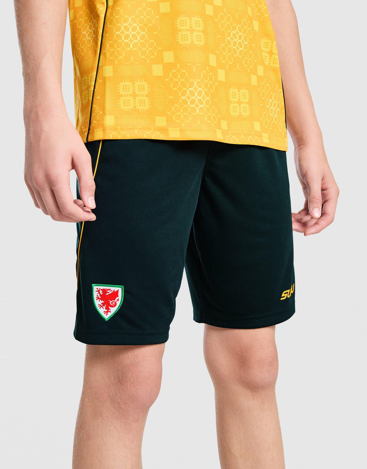 Wales 2026/27 Away Shorts Junior