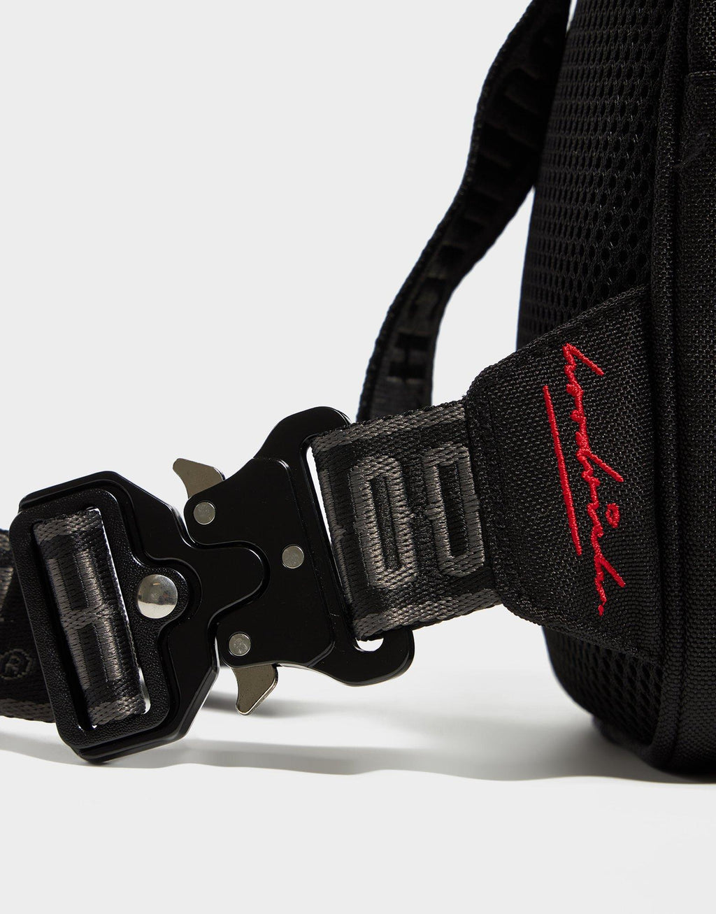 Core Oversized Clip Bag