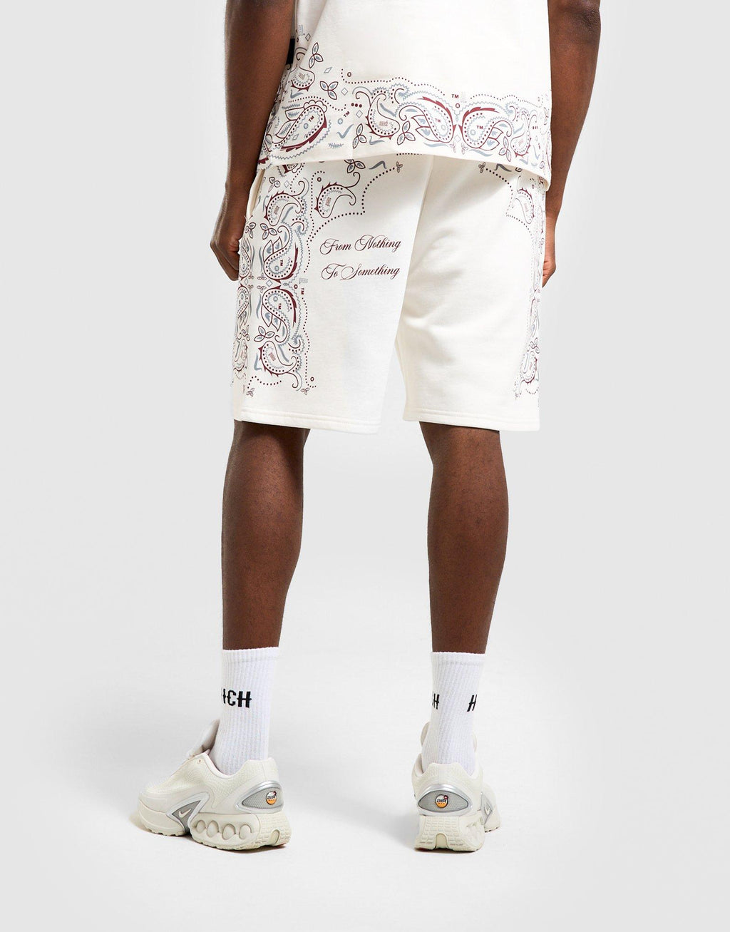Motif Shorts