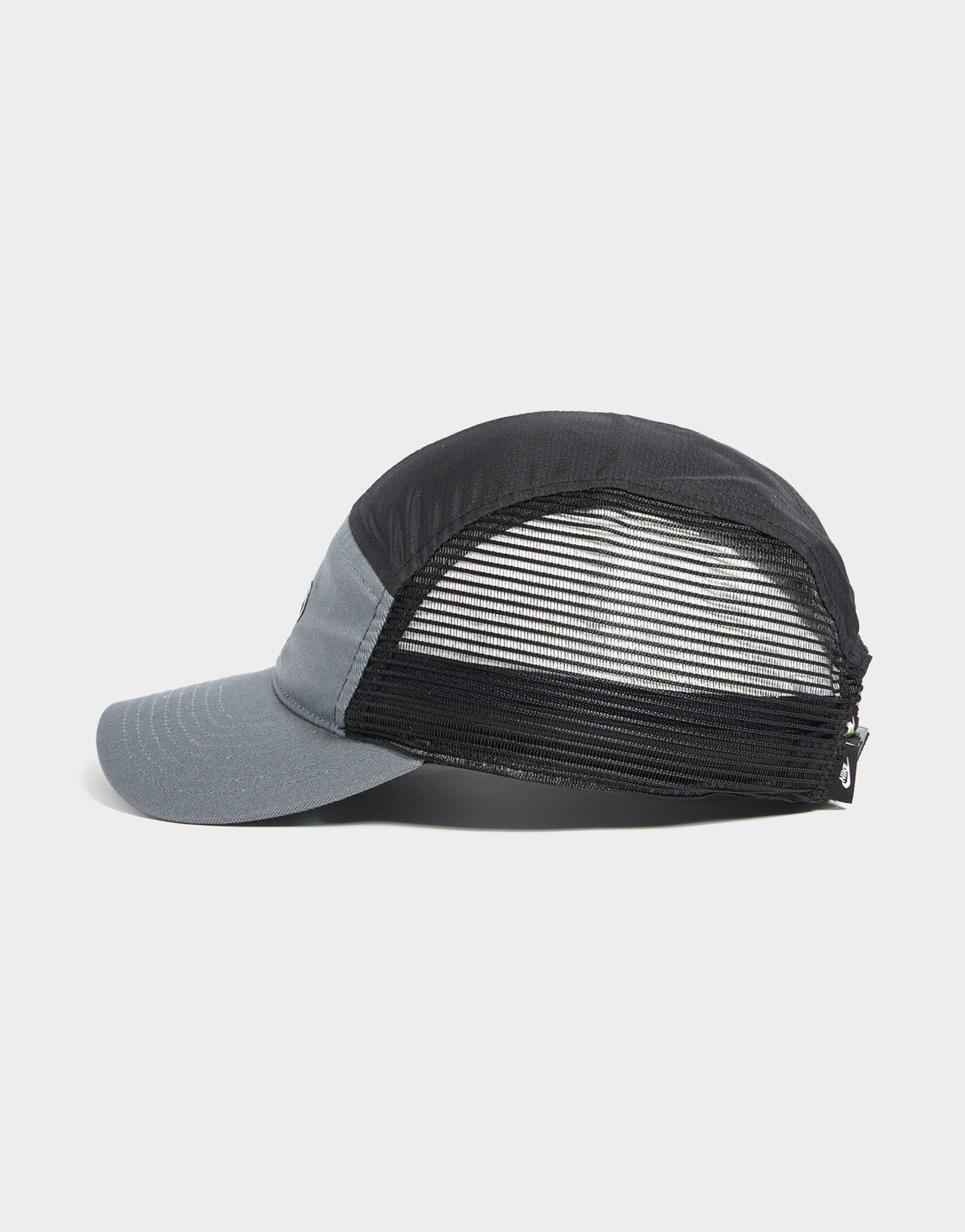 Fly Cap