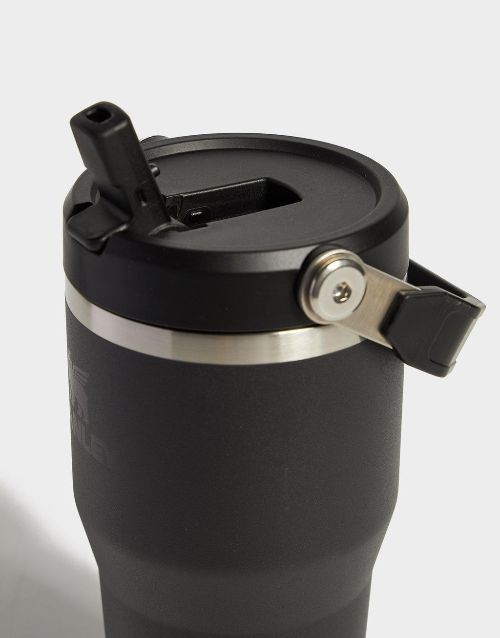 The IceFlow Flip Straw Tumbler 590mL