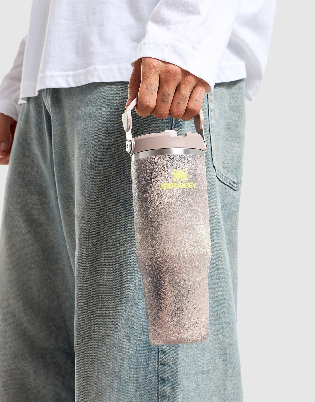The IceFlow Flip Straw Tumbler 880mL