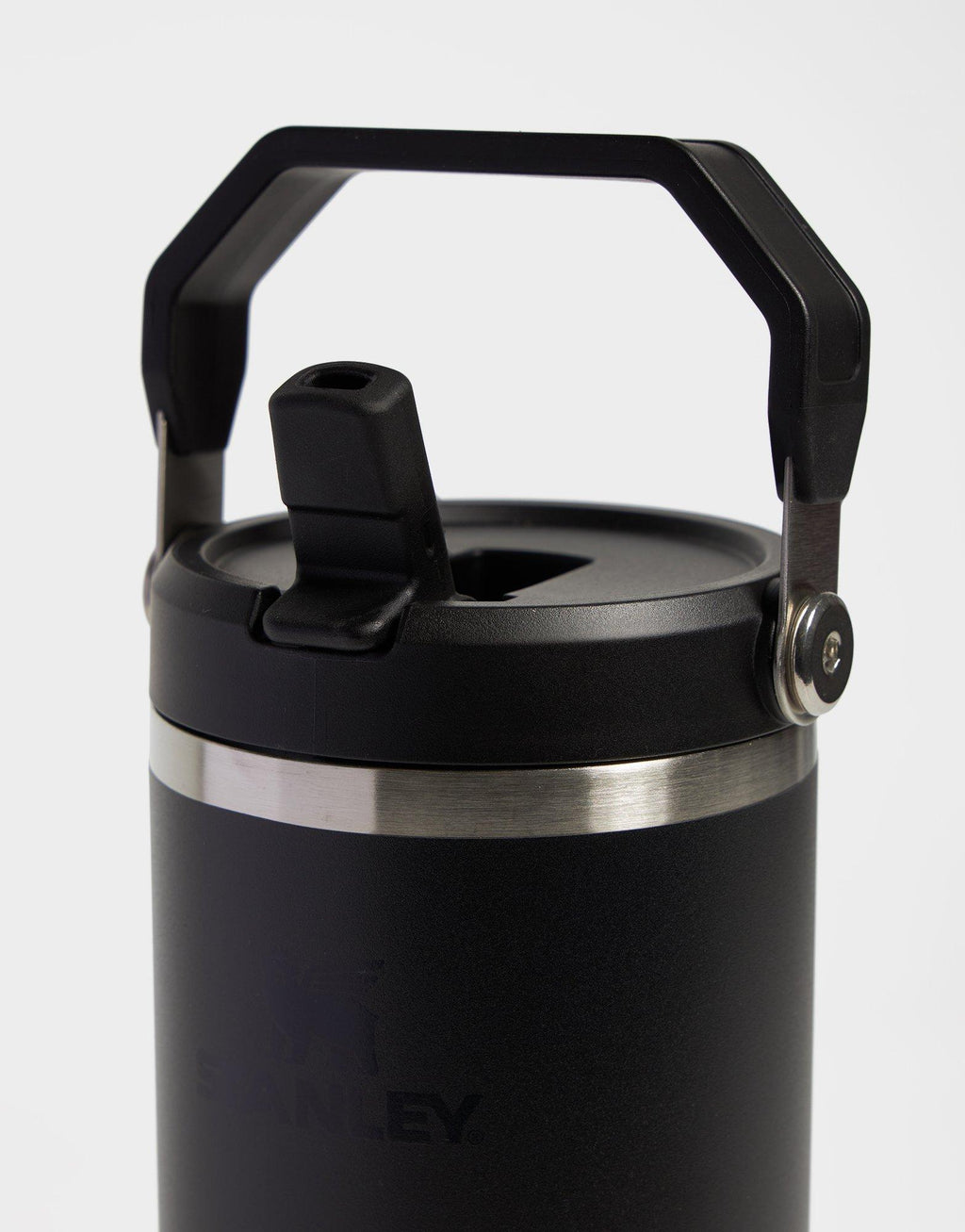 The IceFlow Flip Straw Tumbler 880mL