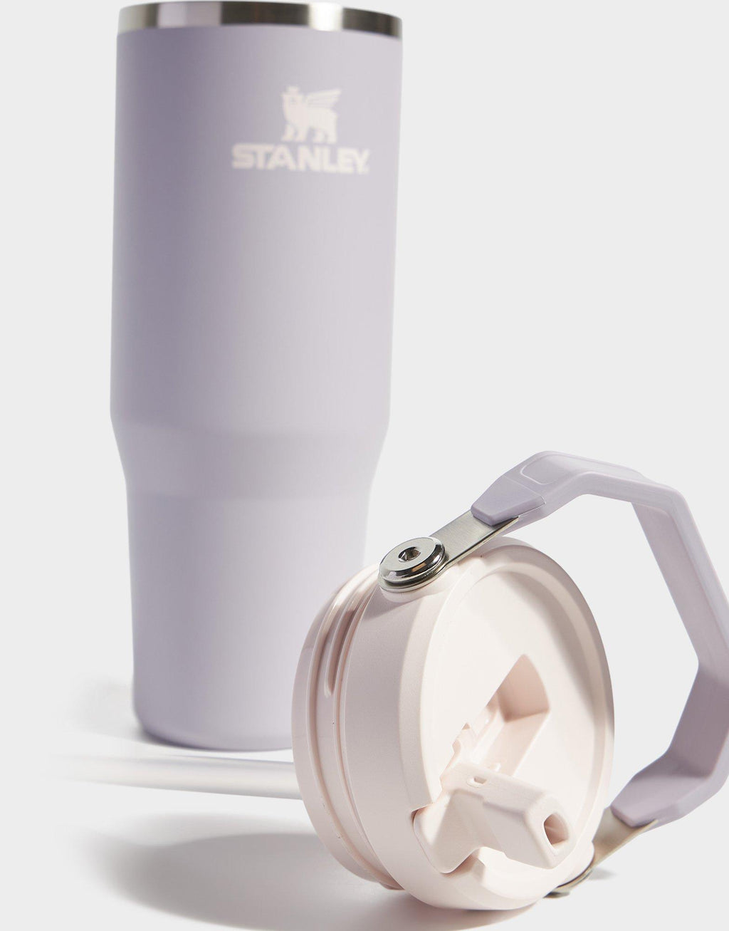The IceFlow Flip Straw Tumbler 880mL