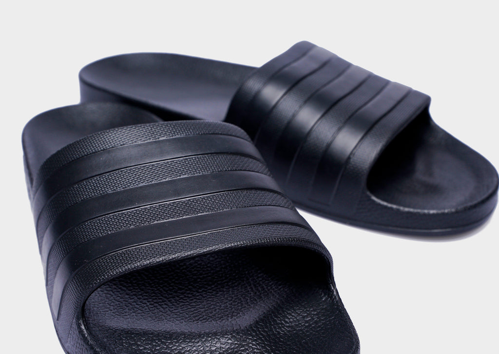 Adilette Aqua Slides
