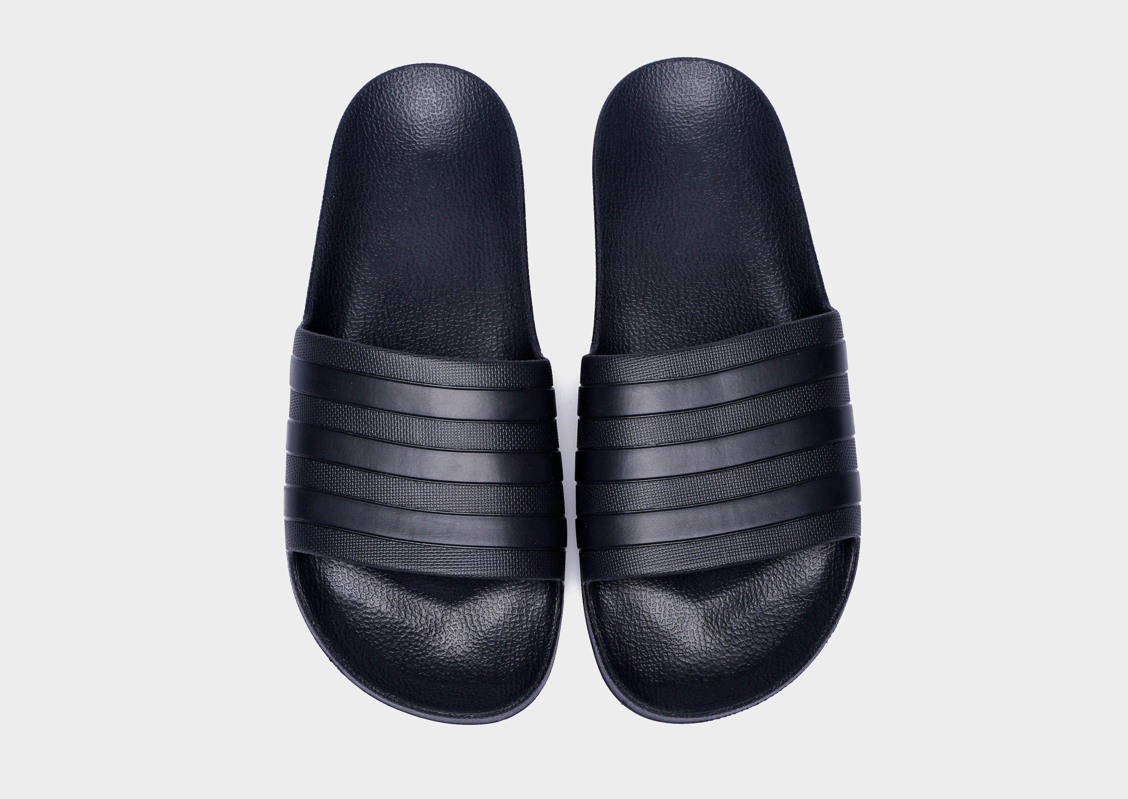 Adilette Aqua Slides