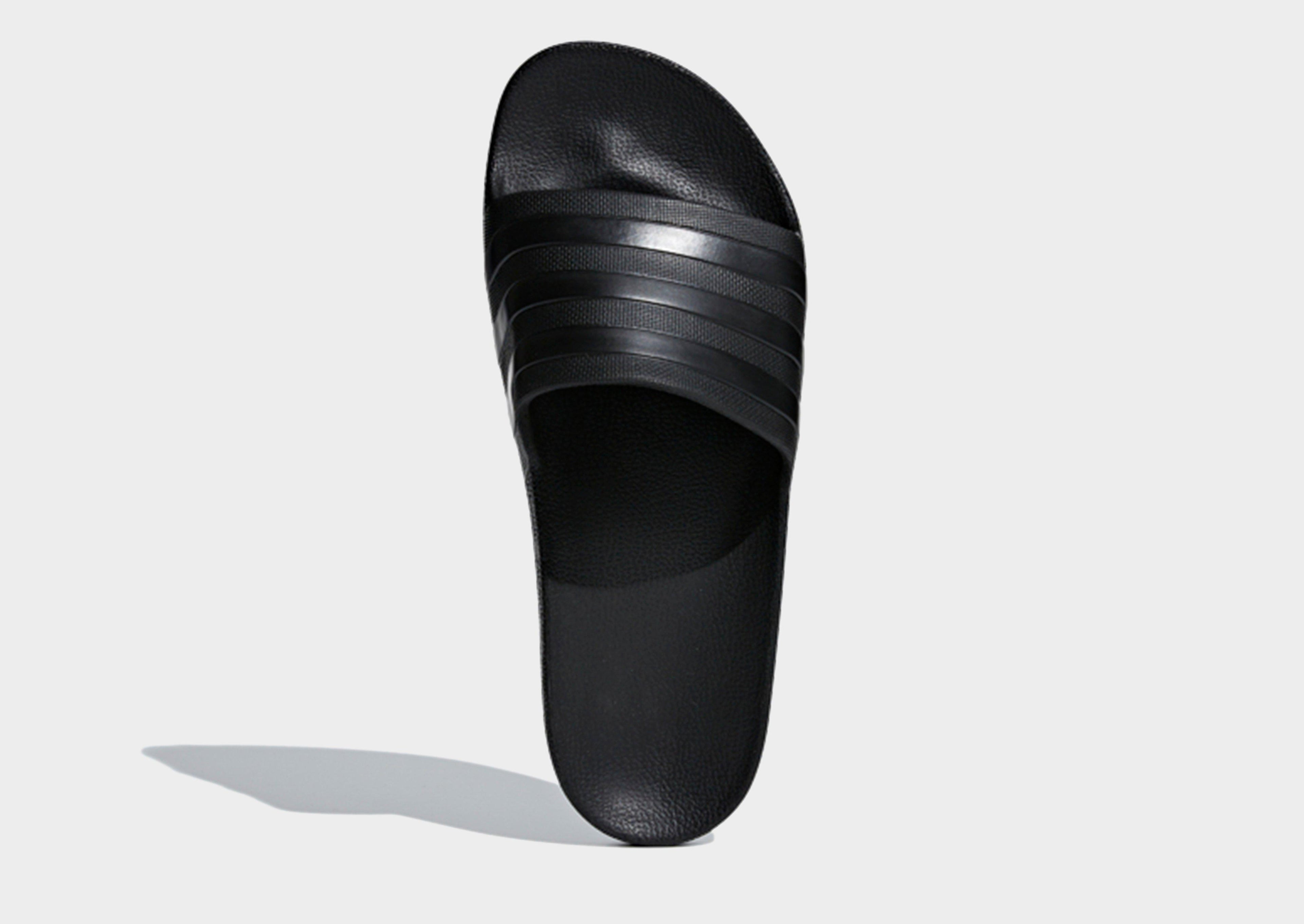 Adilette Aqua Slides