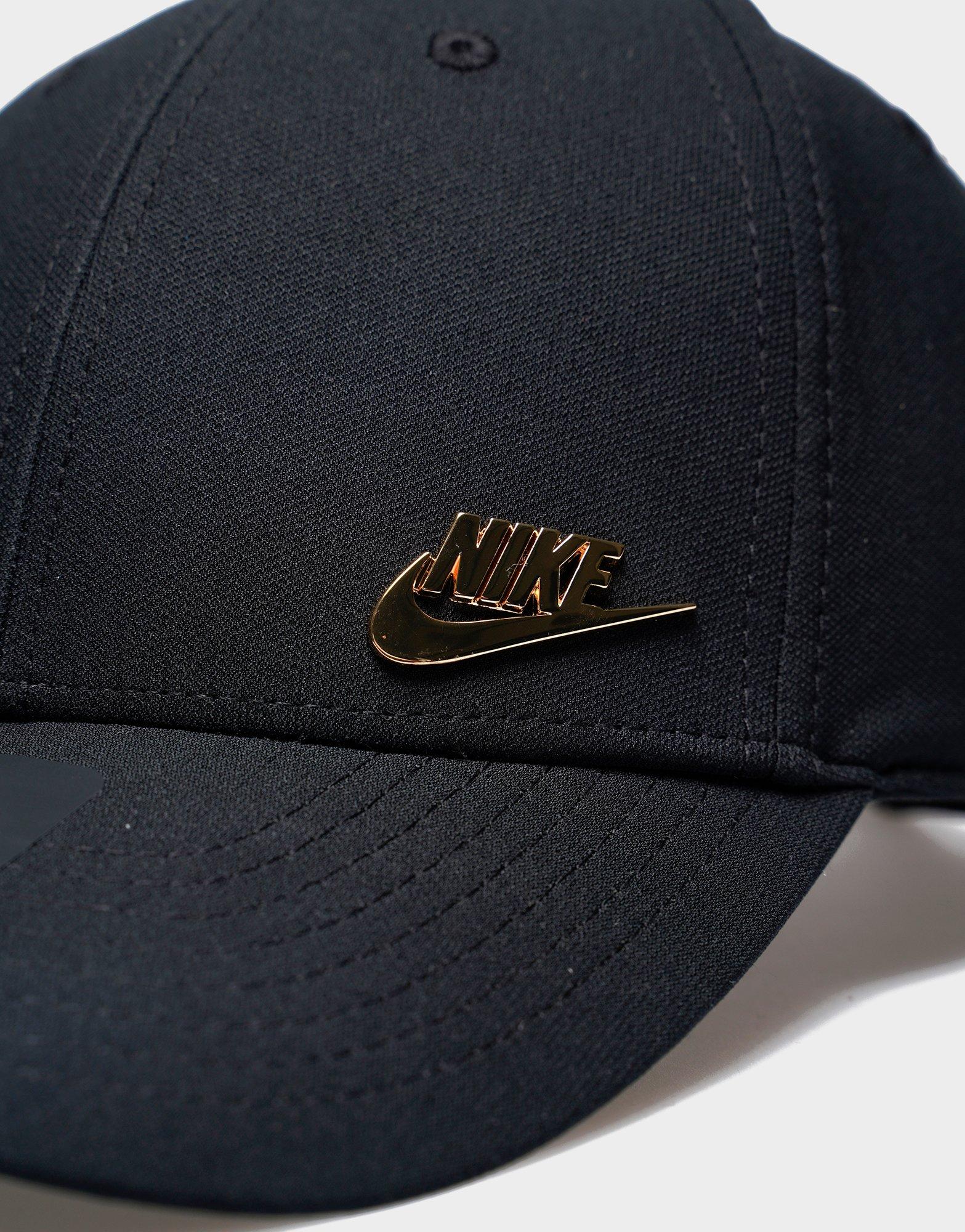 Dri-FIT Club Structured Metal Logo Cap