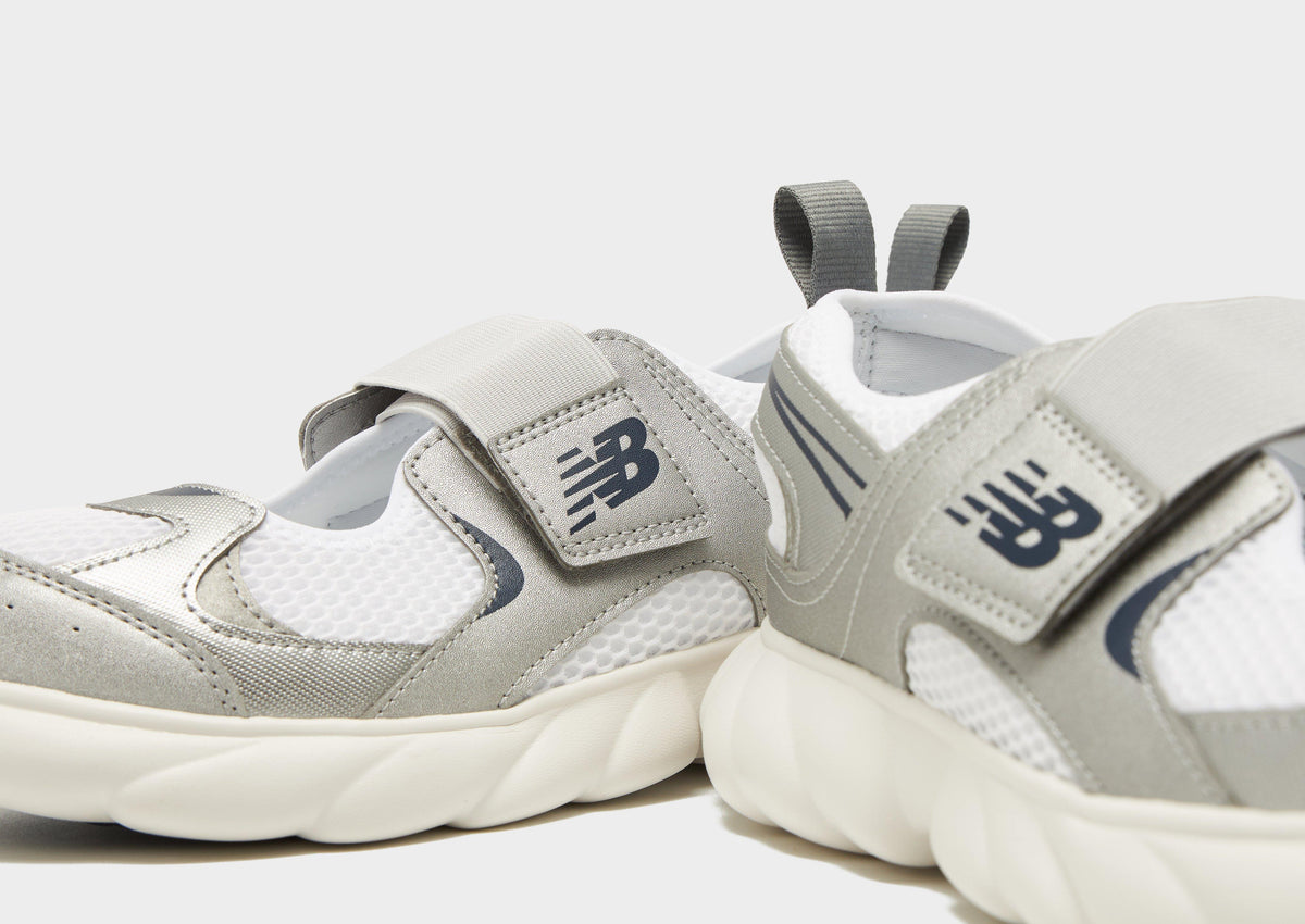 230 Sandals Junior's