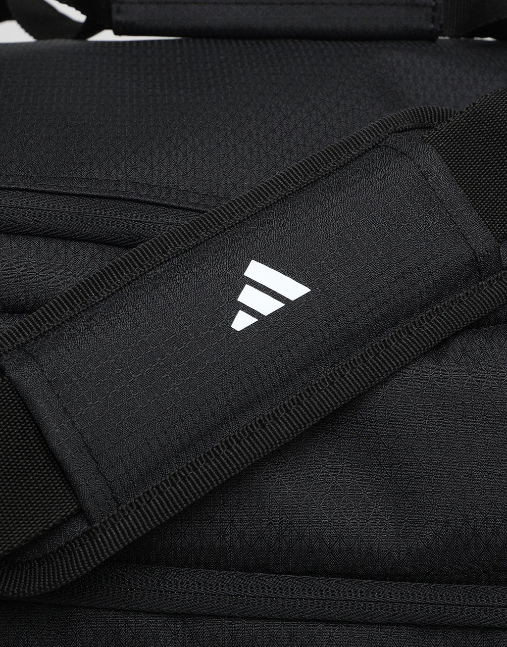 Essentials 3-Stripes Duffel Bag Medium